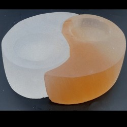 Selenīta svečturis - Iņ-Jaņ Selenīta svečturis - Iņ-Jaņ