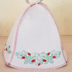 Pirts cepure ar izšuvumu "Zemenīte", balta (x1) Pirts cepure ar izšuvumu "Zemenīte", balta (x1)